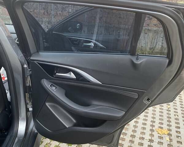Сірий Інфініті QX30, об'ємом двигуна 1.99 л та пробігом 110 тис. км за 20000 $, фото 15 на Automoto.ua