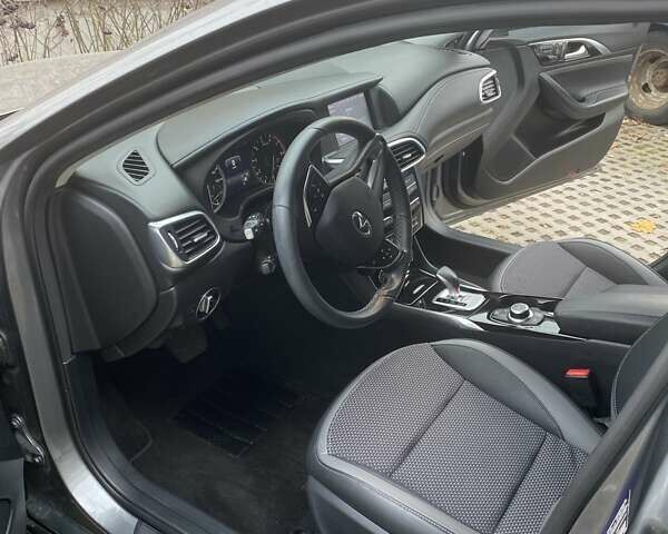 Сірий Інфініті QX30, об'ємом двигуна 1.99 л та пробігом 110 тис. км за 20000 $, фото 8 на Automoto.ua