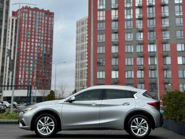 Сірий Інфініті QX30, об'ємом двигуна 2 л та пробігом 118 тис. км за 17700 $, фото 4 на Automoto.ua