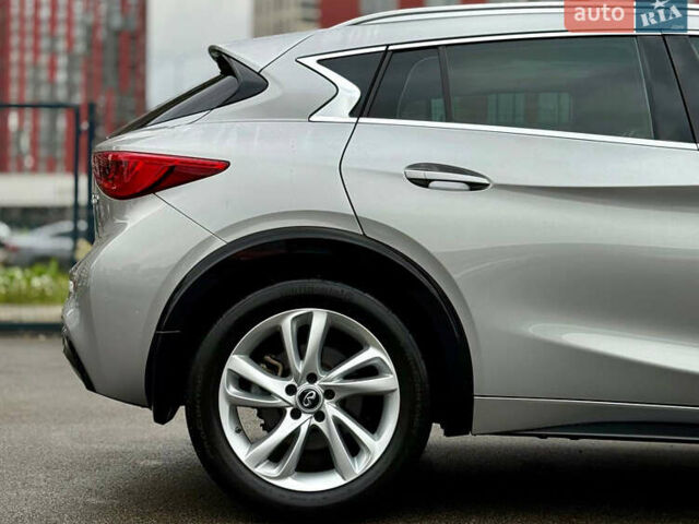 Сірий Інфініті QX30, об'ємом двигуна 2 л та пробігом 118 тис. км за 17700 $, фото 15 на Automoto.ua