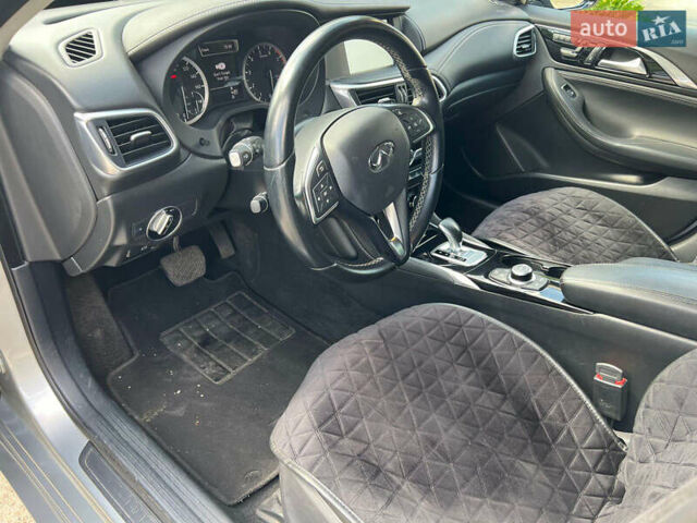 Сірий Інфініті QX30, об'ємом двигуна 1.99 л та пробігом 25 тис. км за 15999 $, фото 6 на Automoto.ua