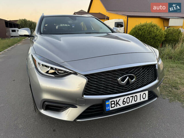 Серый Инфинити QX30, объемом двигателя 2 л и пробегом 118 тыс. км за 17400 $, фото 3 на Automoto.ua