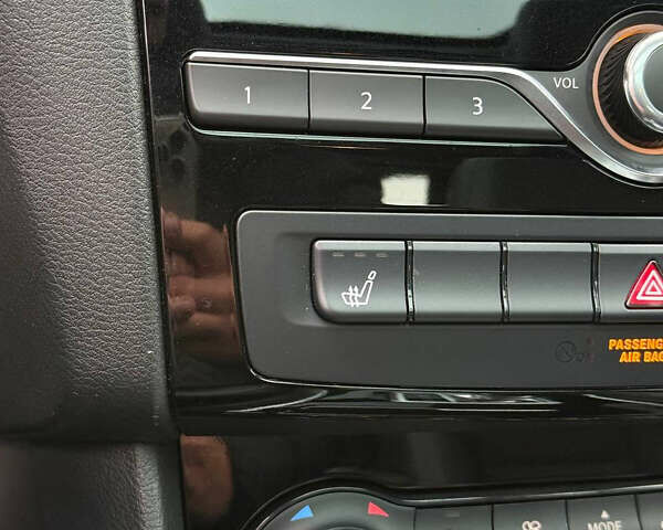 Сірий Інфініті QX30, об'ємом двигуна 2 л та пробігом 118 тис. км за 17700 $, фото 32 на Automoto.ua