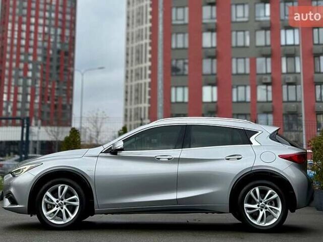 Сірий Інфініті QX30, об'ємом двигуна 2 л та пробігом 118 тис. км за 17700 $, фото 7 на Automoto.ua