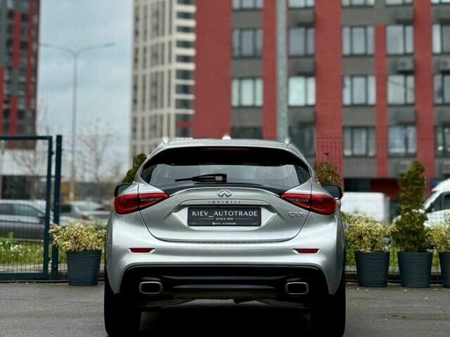 Сірий Інфініті QX30, об'ємом двигуна 2 л та пробігом 118 тис. км за 17700 $, фото 1 на Automoto.ua