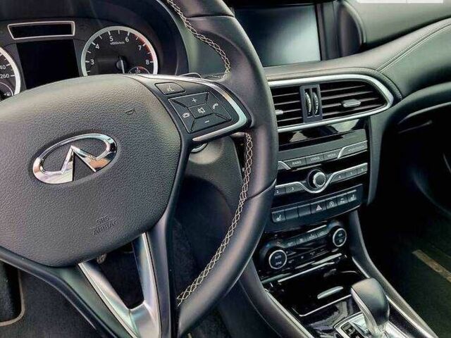 Серый Инфинити QX30, объемом двигателя 2 л и пробегом 86 тыс. км за 12000 $, фото 6 на Automoto.ua