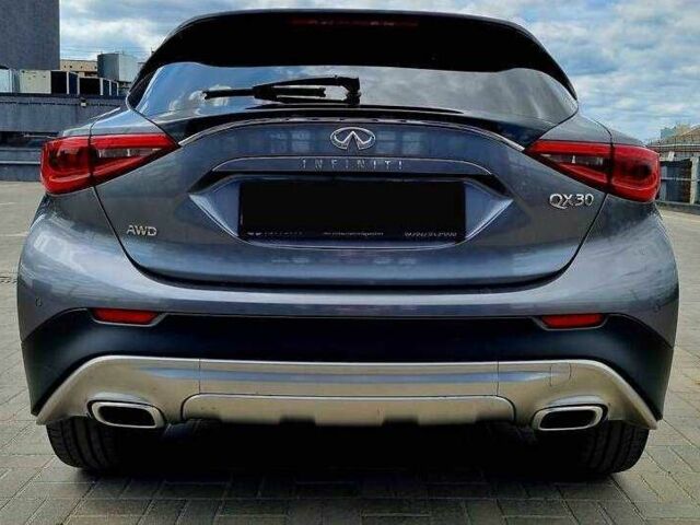 Серый Инфинити QX30, объемом двигателя 2 л и пробегом 86 тыс. км за 12000 $, фото 2 на Automoto.ua