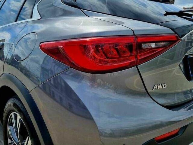 Серый Инфинити QX30, объемом двигателя 2 л и пробегом 86 тыс. км за 12000 $, фото 8 на Automoto.ua