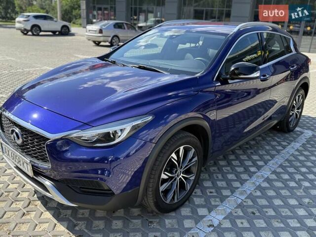 Синий Инфинити QX30, объемом двигателя 1.99 л и пробегом 123 тыс. км за 16300 $, фото 2 на Automoto.ua