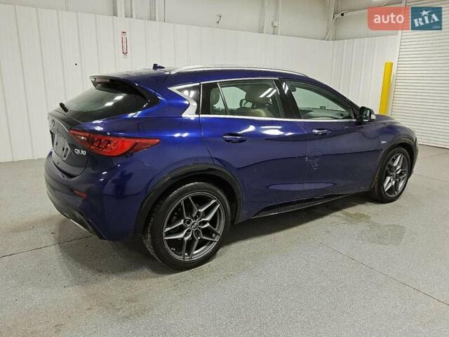Синий Инфинити QX30, объемом двигателя 2 л и пробегом 160 тыс. км за 2900 $, фото 2 на Automoto.ua