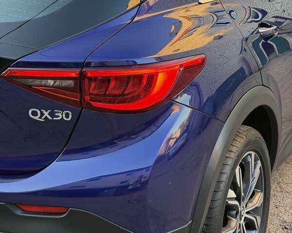 Синий Инфинити QX30, объемом двигателя 1.99 л и пробегом 123 тыс. км за 16300 $, фото 7 на Automoto.ua