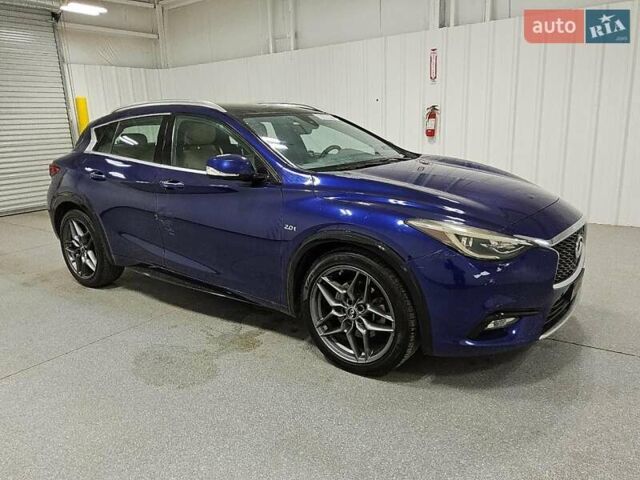 Синий Инфинити QX30, объемом двигателя 2 л и пробегом 160 тыс. км за 2900 $, фото 3 на Automoto.ua