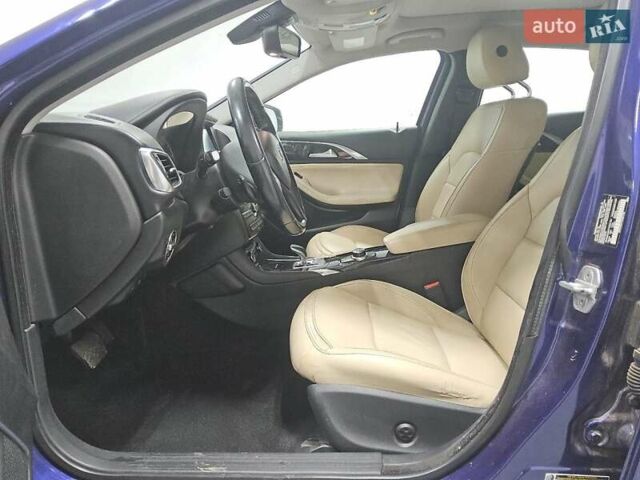 Синий Инфинити QX30, объемом двигателя 2 л и пробегом 160 тыс. км за 2900 $, фото 6 на Automoto.ua