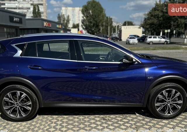 Синий Инфинити QX30, объемом двигателя 1.99 л и пробегом 123 тыс. км за 16300 $, фото 4 на Automoto.ua