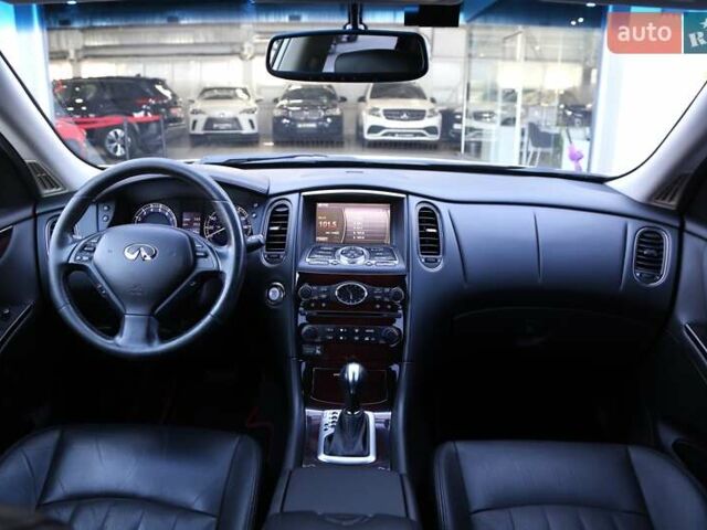 Білий Інфініті QX50, об'ємом двигуна 3.7 л та пробігом 184 тис. км за 12900 $, фото 12 на Automoto.ua