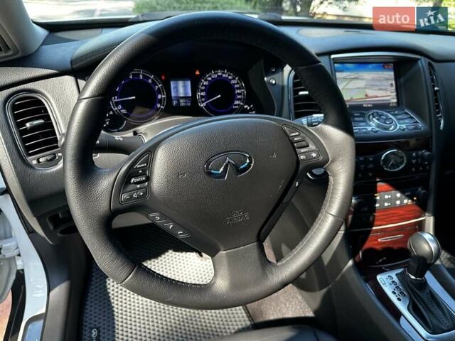Білий Інфініті QX50, об'ємом двигуна 2.5 л та пробігом 86 тис. км за 16700 $, фото 47 на Automoto.ua