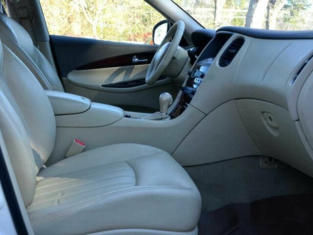 Білий Інфініті QX50, об'ємом двигуна 2.7 л та пробігом 89 тис. км за 4000 $, фото 11 на Automoto.ua