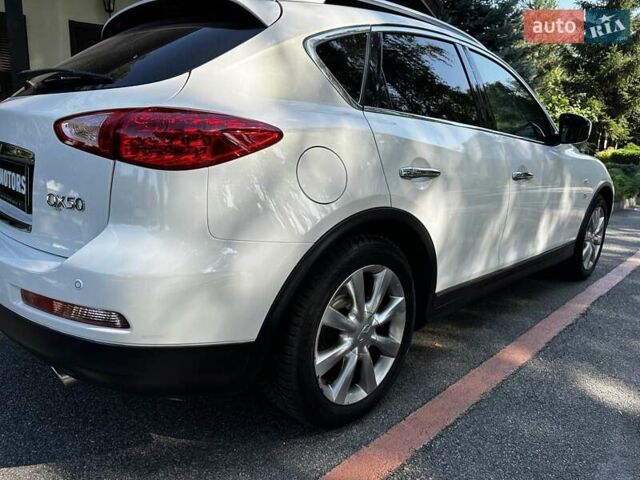 Білий Інфініті QX50, об'ємом двигуна 2.5 л та пробігом 86 тис. км за 16700 $, фото 10 на Automoto.ua