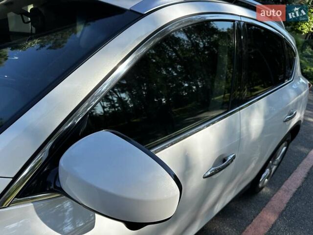 Білий Інфініті QX50, об'ємом двигуна 2.5 л та пробігом 86 тис. км за 16700 $, фото 22 на Automoto.ua