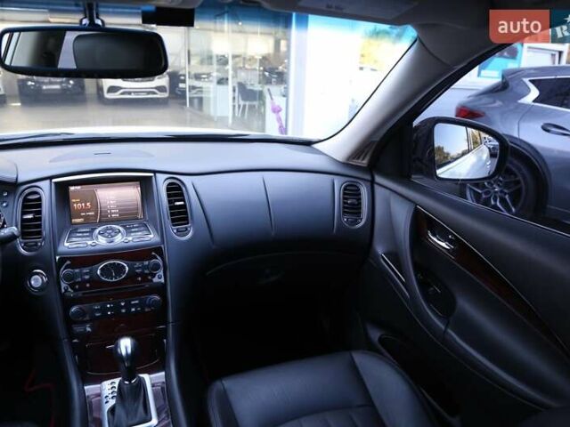 Білий Інфініті QX50, об'ємом двигуна 3.7 л та пробігом 184 тис. км за 12900 $, фото 13 на Automoto.ua