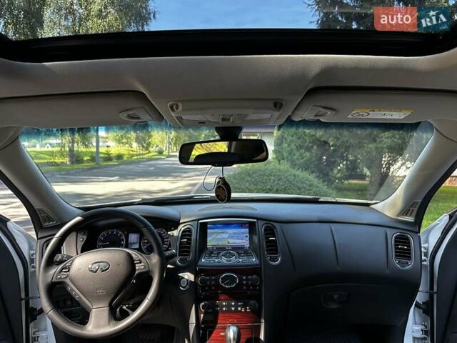 Білий Інфініті QX50, об'ємом двигуна 2.5 л та пробігом 86 тис. км за 16700 $, фото 51 на Automoto.ua