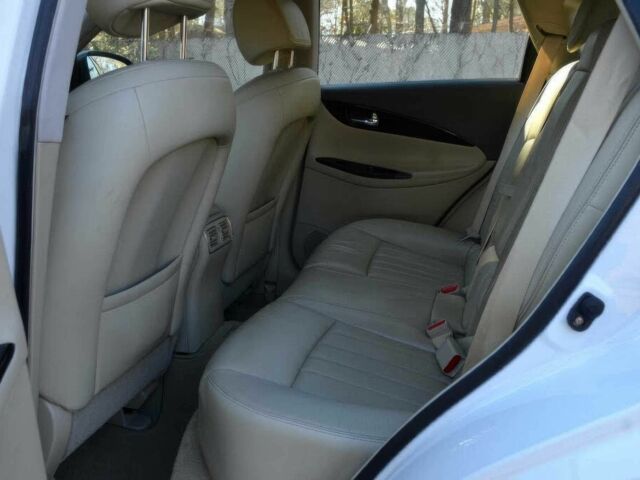 Білий Інфініті QX50, об'ємом двигуна 2.7 л та пробігом 89 тис. км за 4000 $, фото 14 на Automoto.ua