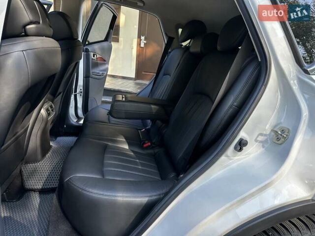 Білий Інфініті QX50, об'ємом двигуна 2.5 л та пробігом 86 тис. км за 16700 $, фото 49 на Automoto.ua