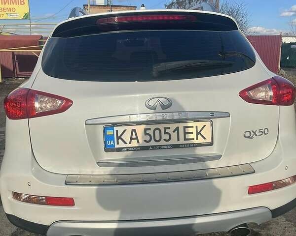 Білий Інфініті QX50, об'ємом двигуна 3.7 л та пробігом 96 тис. км за 17900 $, фото 6 на Automoto.ua