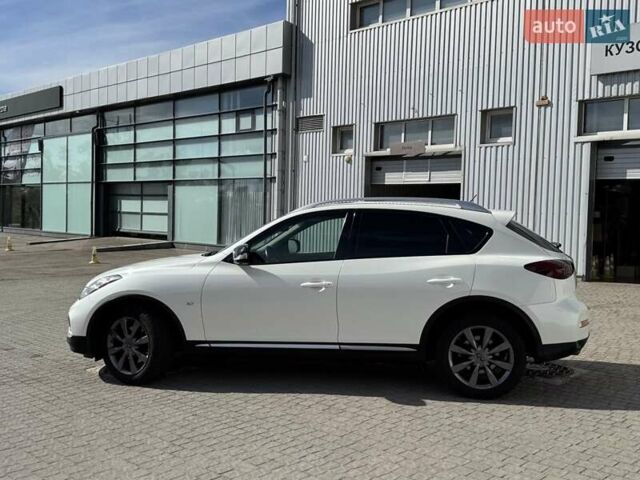 Белый Инфинити QX50, объемом двигателя 3.7 л и пробегом 102 тыс. км за 13300 $, фото 9 на Automoto.ua