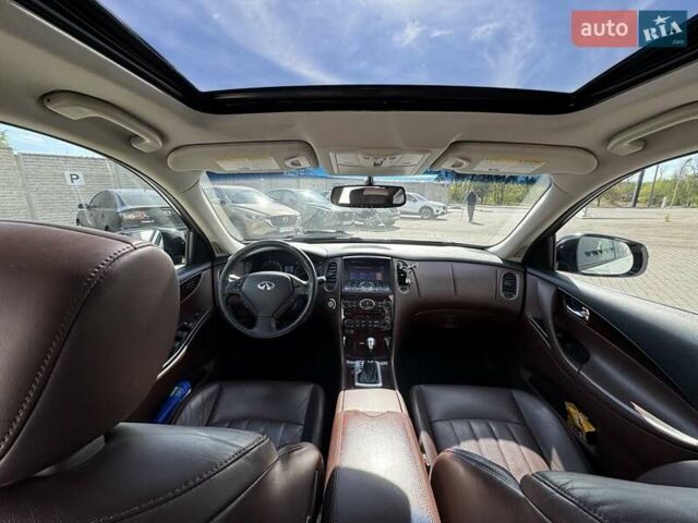 Белый Инфинити QX50, объемом двигателя 3.7 л и пробегом 102 тыс. км за 13300 $, фото 12 на Automoto.ua