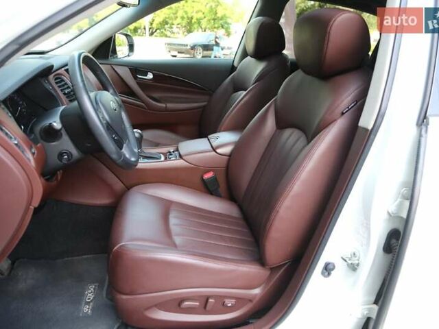 Белый Инфинити QX50, объемом двигателя 2.5 л и пробегом 18 тыс. км за 24000 $, фото 6 на Automoto.ua