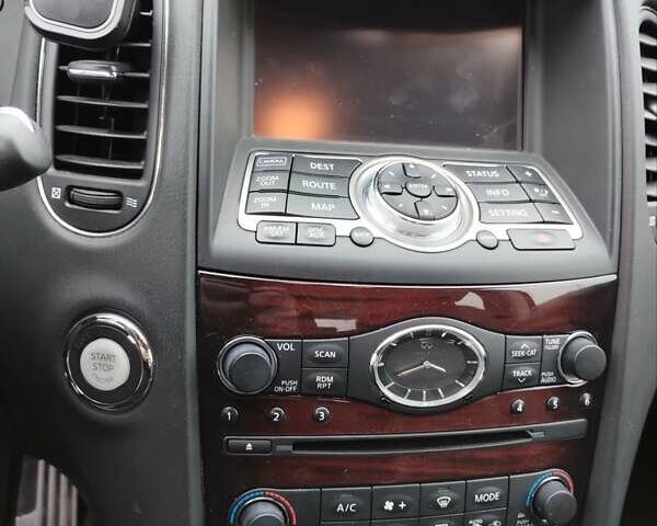 Белый Инфинити QX50, объемом двигателя 3.7 л и пробегом 125 тыс. км за 15900 $, фото 26 на Automoto.ua