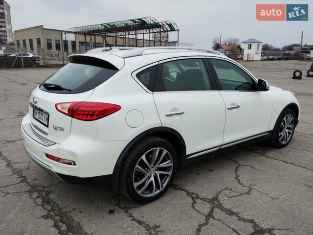 Белый Инфинити QX50, объемом двигателя 3.7 л и пробегом 125 тыс. км за 15900 $, фото 7 на Automoto.ua