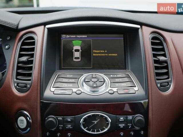 Белый Инфинити QX50, объемом двигателя 2.5 л и пробегом 18 тыс. км за 24000 $, фото 18 на Automoto.ua