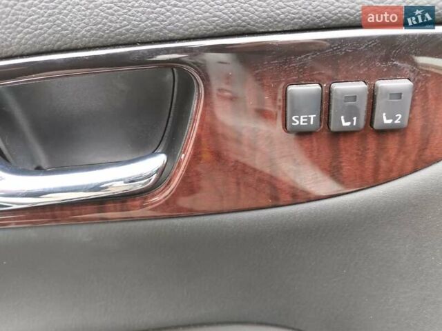 Белый Инфинити QX50, объемом двигателя 3.7 л и пробегом 125 тыс. км за 15900 $, фото 23 на Automoto.ua