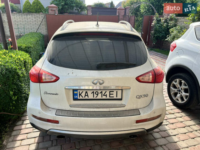 Белый Инфинити QX50, объемом двигателя 3.7 л и пробегом 85 тыс. км за 17800 $, фото 2 на Automoto.ua