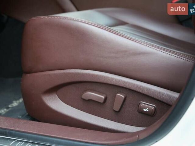 Белый Инфинити QX50, объемом двигателя 2.5 л и пробегом 18 тыс. км за 24000 $, фото 24 на Automoto.ua