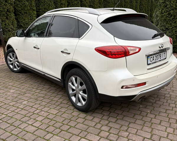Белый Инфинити QX50, объемом двигателя 2.5 л и пробегом 135 тыс. км за 15600 $, фото 9 на Automoto.ua