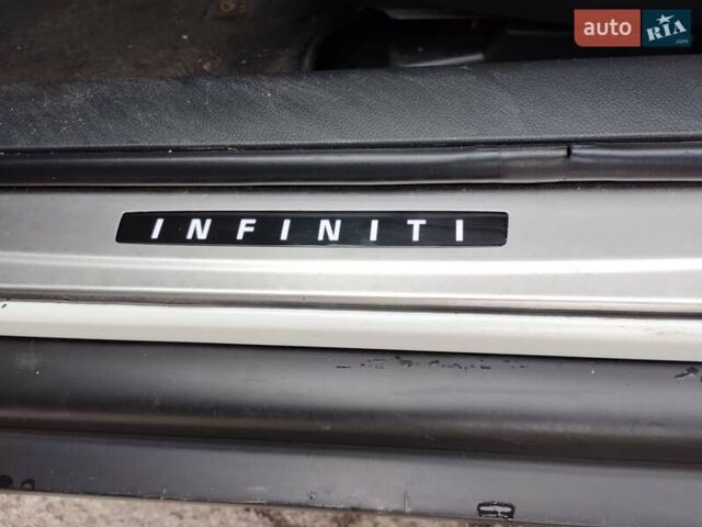 Белый Инфинити QX50, объемом двигателя 3.7 л и пробегом 125 тыс. км за 15900 $, фото 52 на Automoto.ua