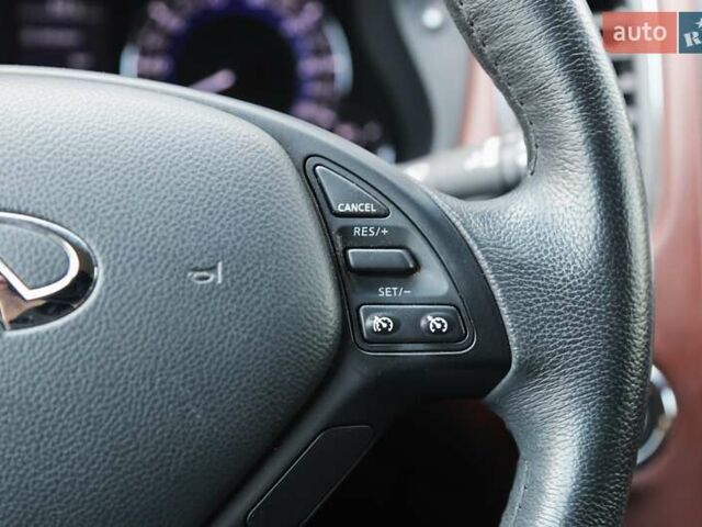 Белый Инфинити QX50, объемом двигателя 2.5 л и пробегом 18 тыс. км за 24000 $, фото 30 на Automoto.ua