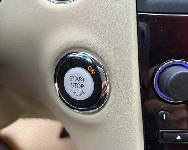 Белый Инфинити QX50, объемом двигателя 2.5 л и пробегом 135 тыс. км за 15600 $, фото 15 на Automoto.ua