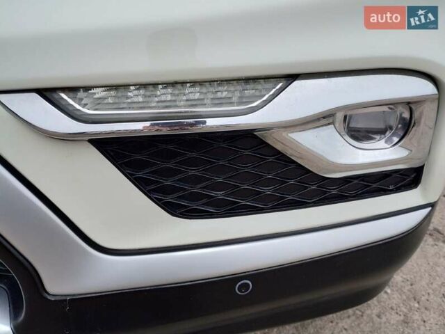 Белый Инфинити QX50, объемом двигателя 3.7 л и пробегом 125 тыс. км за 15900 $, фото 19 на Automoto.ua