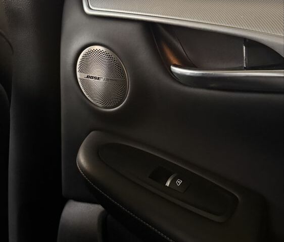 Белый Инфинити QX50, объемом двигателя 2 л и пробегом 117 тыс. км за 26500 $, фото 12 на Automoto.ua