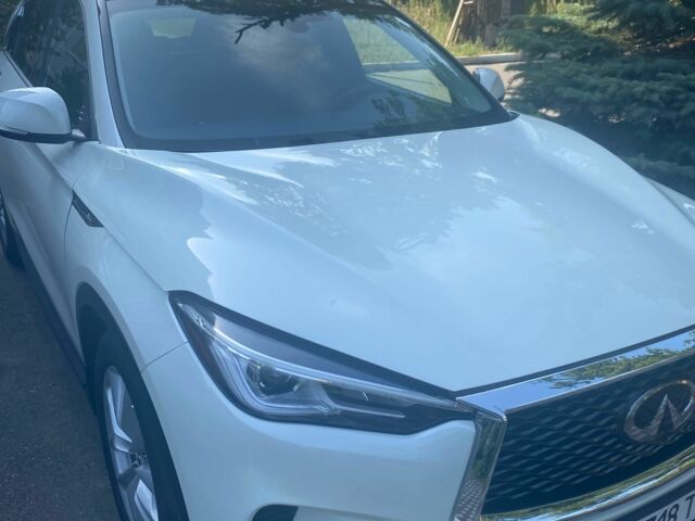 Белый Инфинити QX50, объемом двигателя 2 л и пробегом 99 тыс. км за 25800 $, фото 2 на Automoto.ua