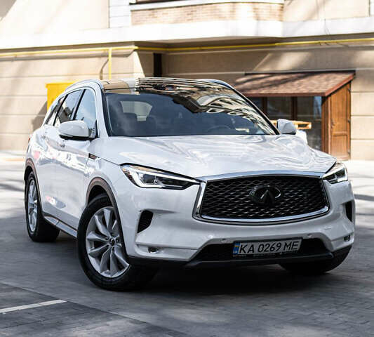 Білий Інфініті QX50, об'ємом двигуна 2 л та пробігом 86 тис. км за 27500 $, фото 1 на Automoto.ua