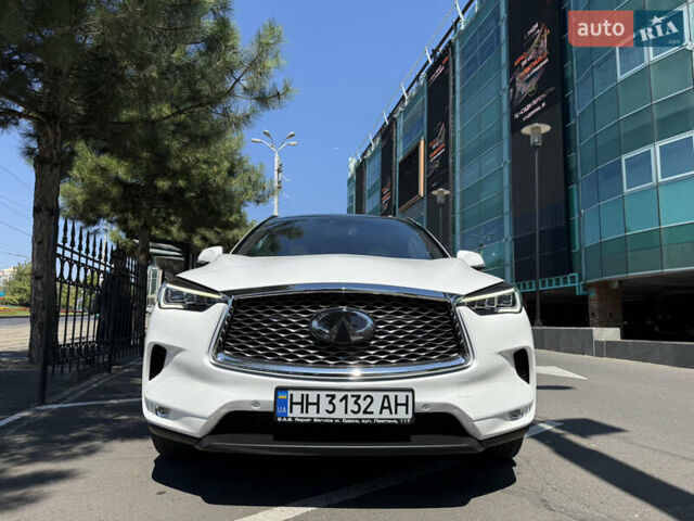 Білий Інфініті QX50, об'ємом двигуна 2 л та пробігом 67 тис. км за 24900 $, фото 2 на Automoto.ua