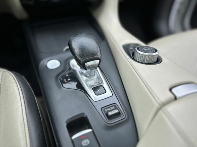 Белый Инфинити QX50, объемом двигателя 2 л и пробегом 270 тыс. км за 15299 $, фото 17 на Automoto.ua