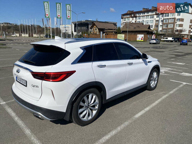 Белый Инфинити QX50, объемом двигателя 1.99 л и пробегом 175 тыс. км за 20987 $, фото 2 на Automoto.ua