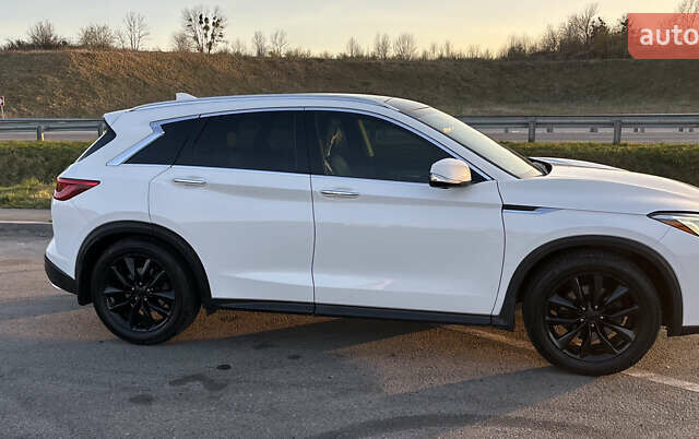 Білий Інфініті QX50, об'ємом двигуна 2 л та пробігом 145 тис. км за 22350 $, фото 3 на Automoto.ua