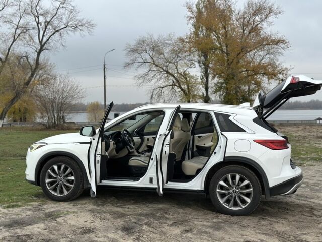 Белый Инфинити QX50, объемом двигателя 2 л и пробегом 270 тыс. км за 15299 $, фото 5 на Automoto.ua